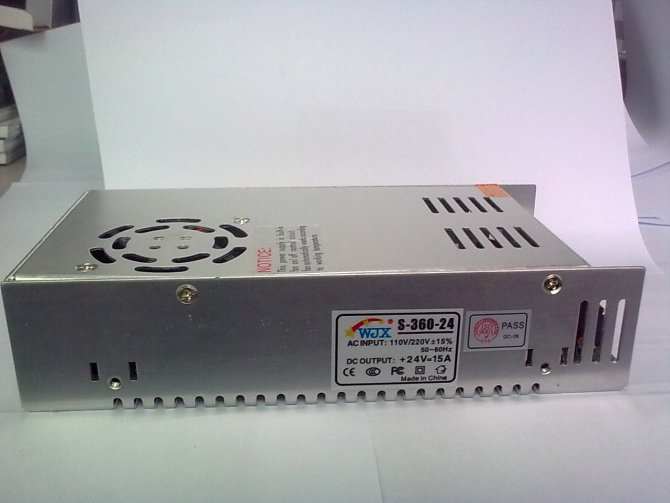 AC/DC switching power supply