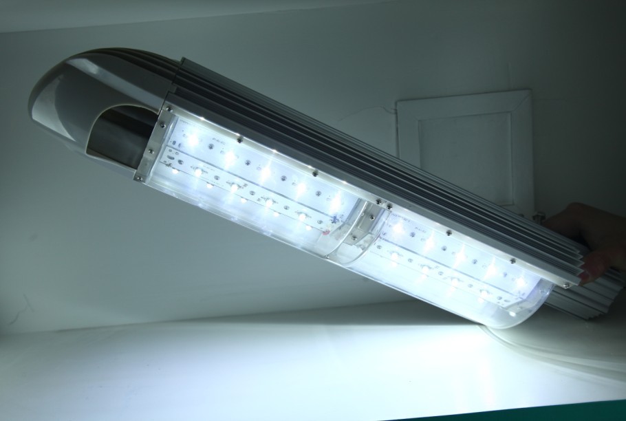 30W LED street light with good heat dissipation and light