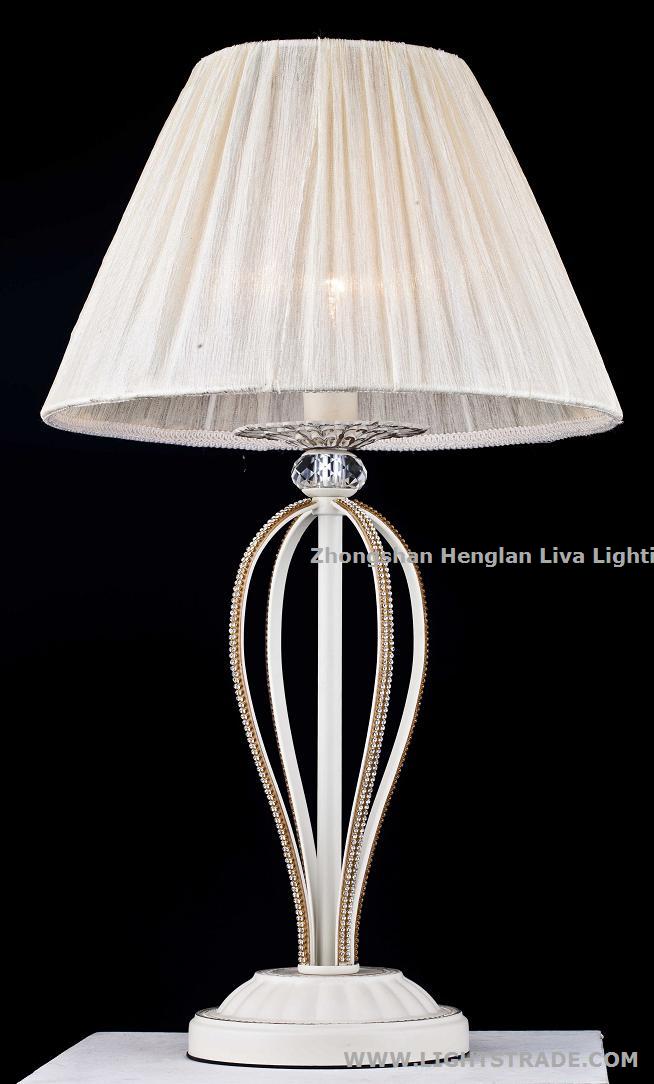 1-Lit Elegant Table Lamp