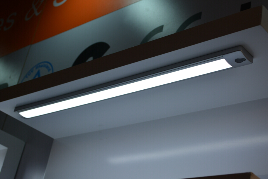 LED cabinet lighting with PIR sensor-Lumiland