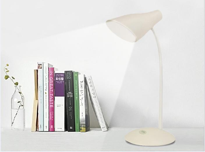 flexible arm led desk lamp dimmable with touch dimmer and 3-C light modes