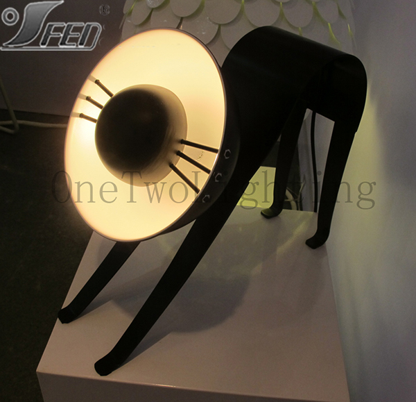 Creative cute gift desk lamp iron cat table lamp