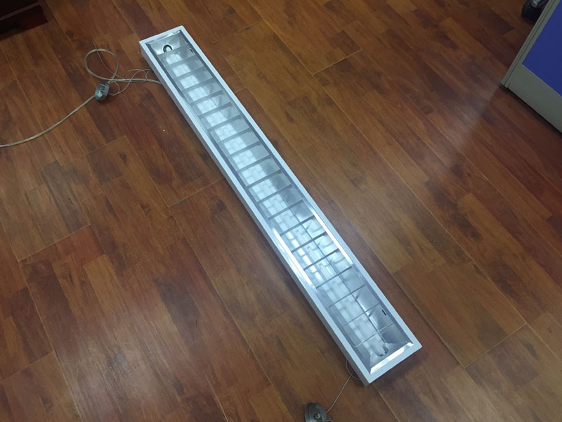 T5 grille lamp panel