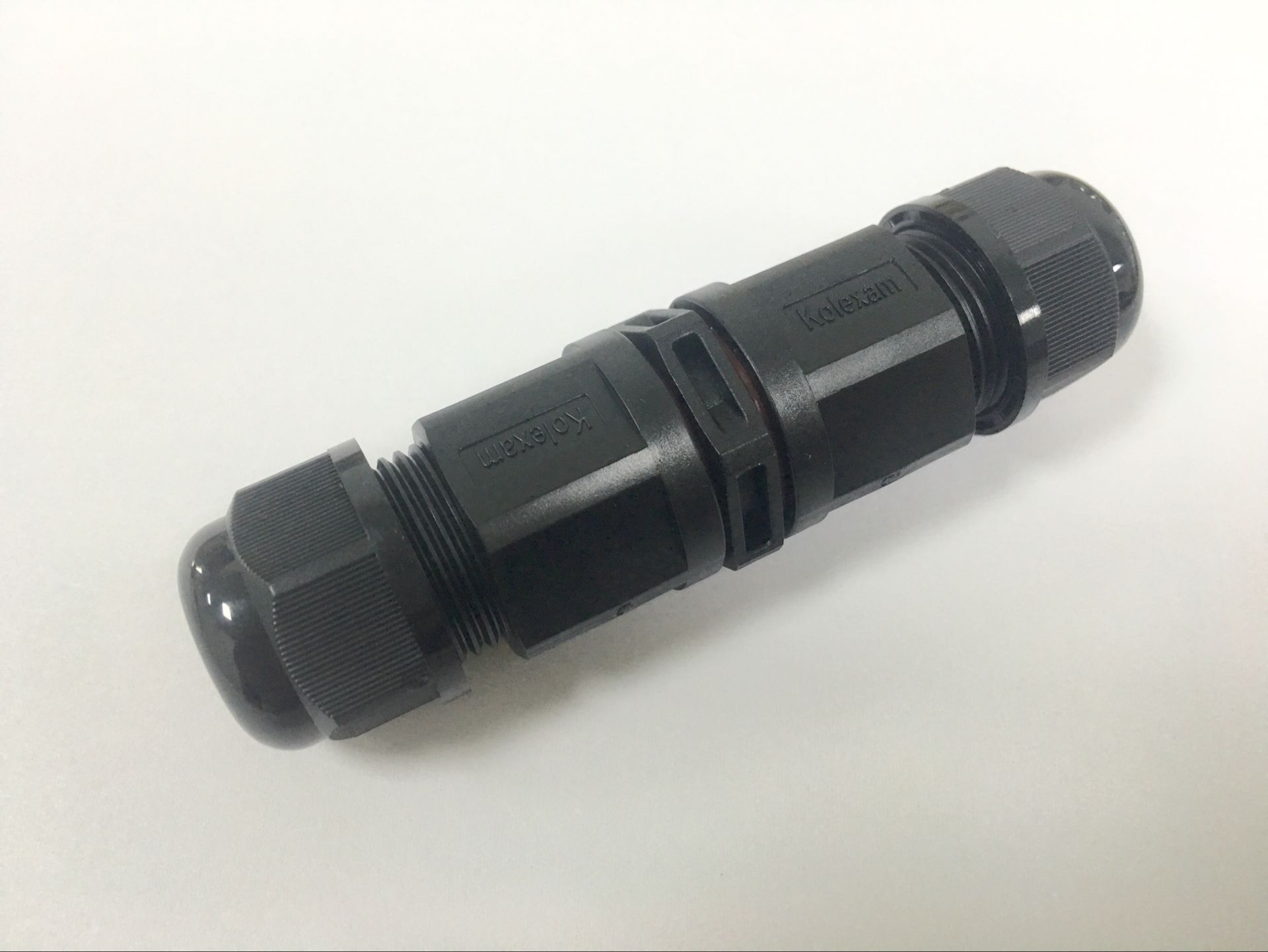 采用新颖弹片式 线对线尼龙IP68大功率防水接头 LED防水连接器
