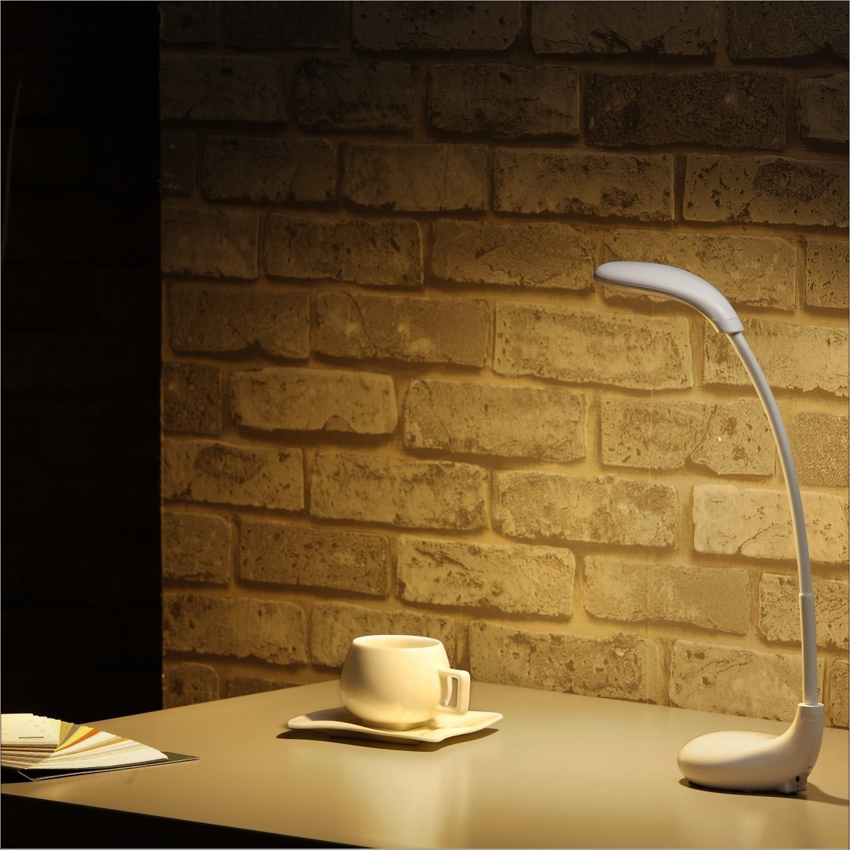 YS-T02 LED Golf Desk Lamp