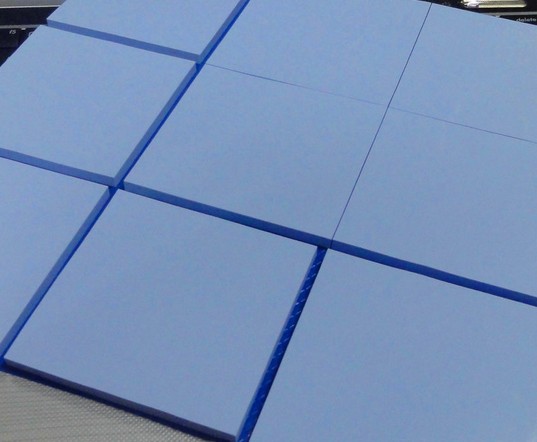 Naturally tacky blue Good Thermal Conductive pad for LED fllot light