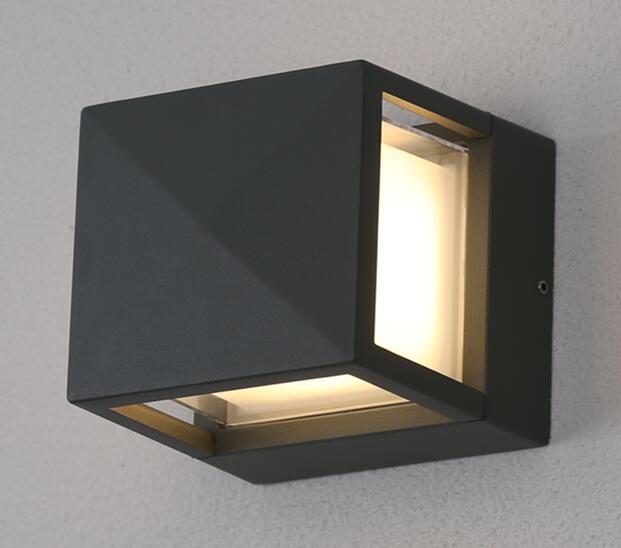 Outdoor wall lamp W5723