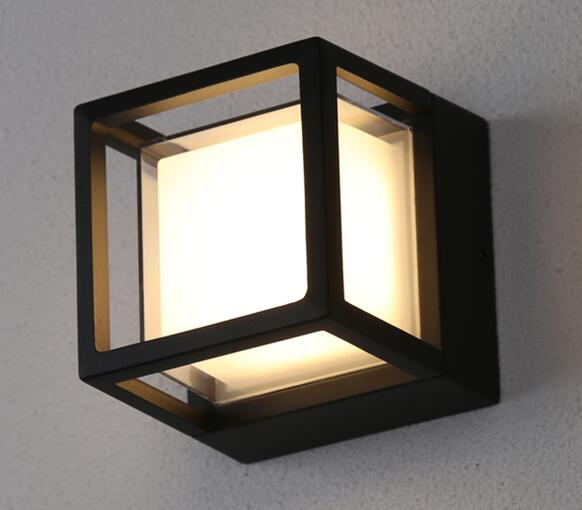 Outdoor wall lamp W5722
