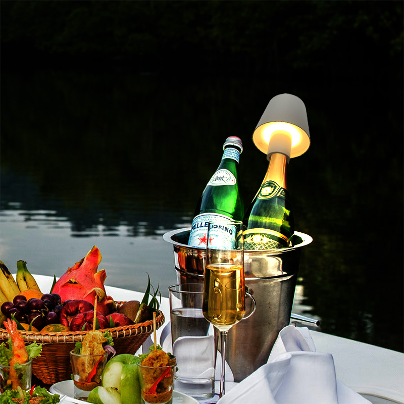 High Quality Wine Bottle Base LED USB Rechargeable Cordless Poldina Table Lamp for Restaurant bar