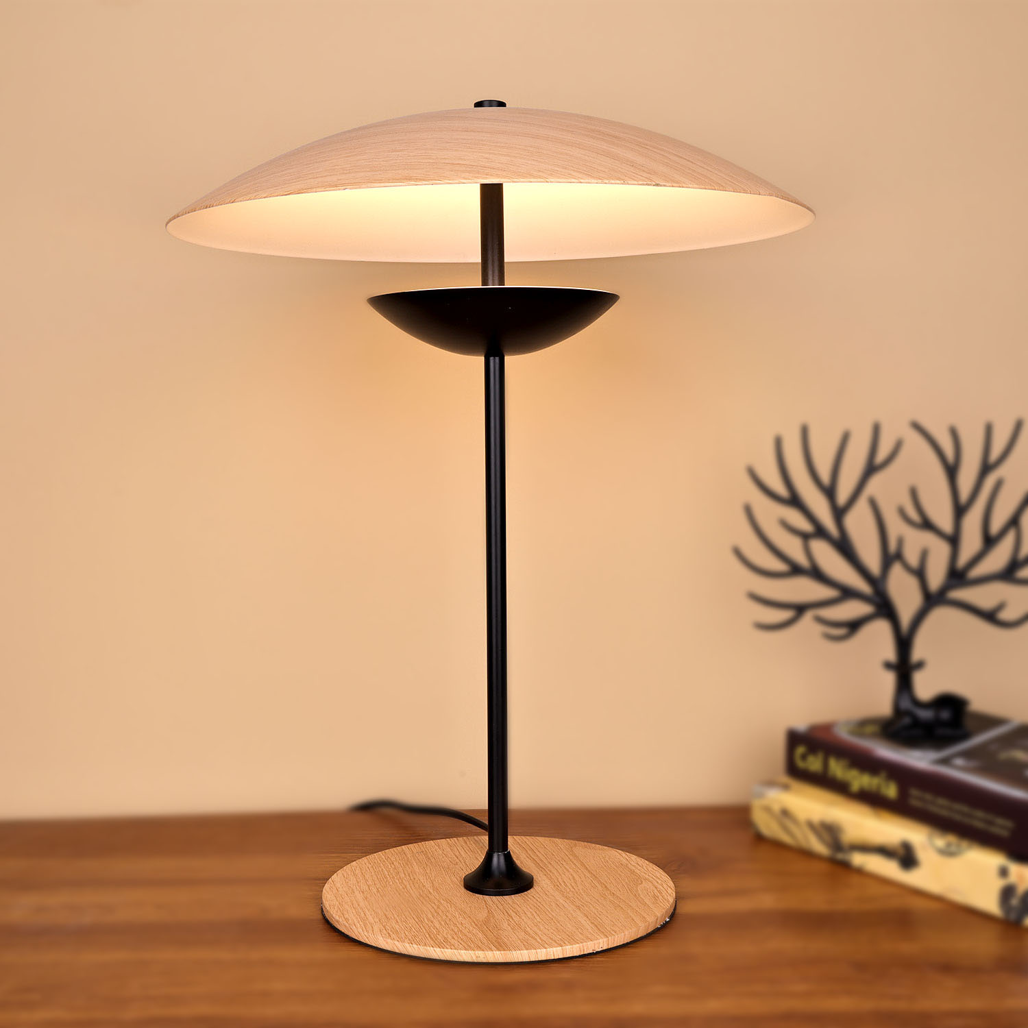 Table lamp with wooden shade