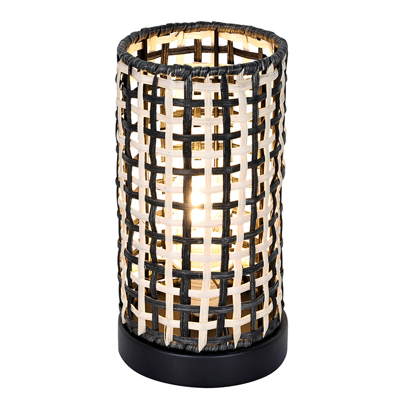 Table lamp with bamboo shade