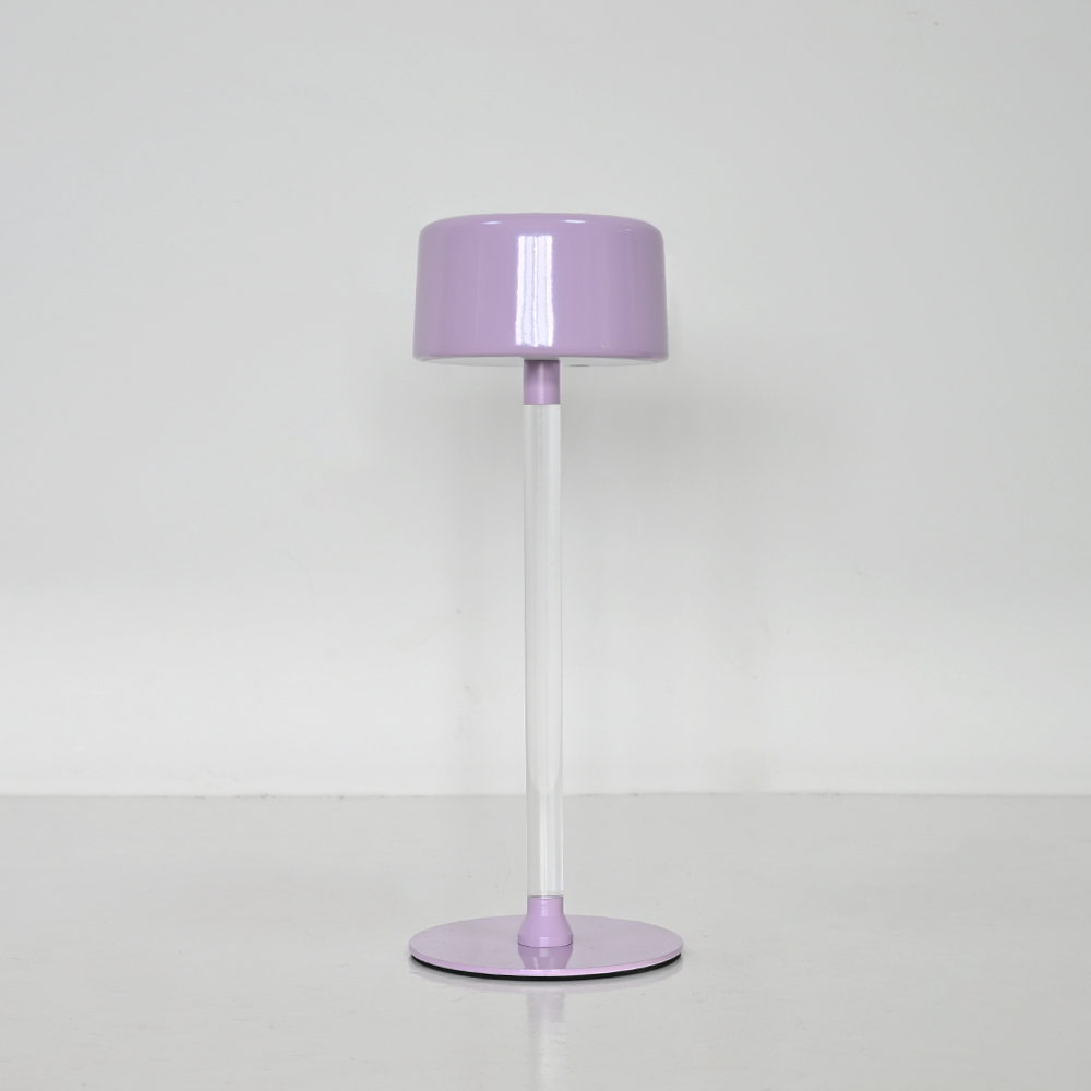 Magnetic table lamp