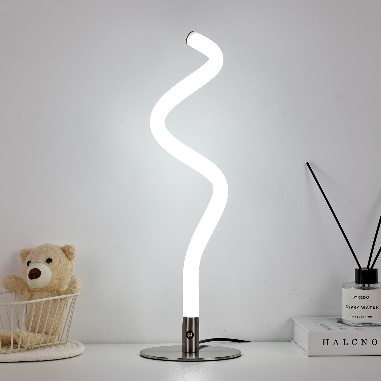 curve bar led table lamp