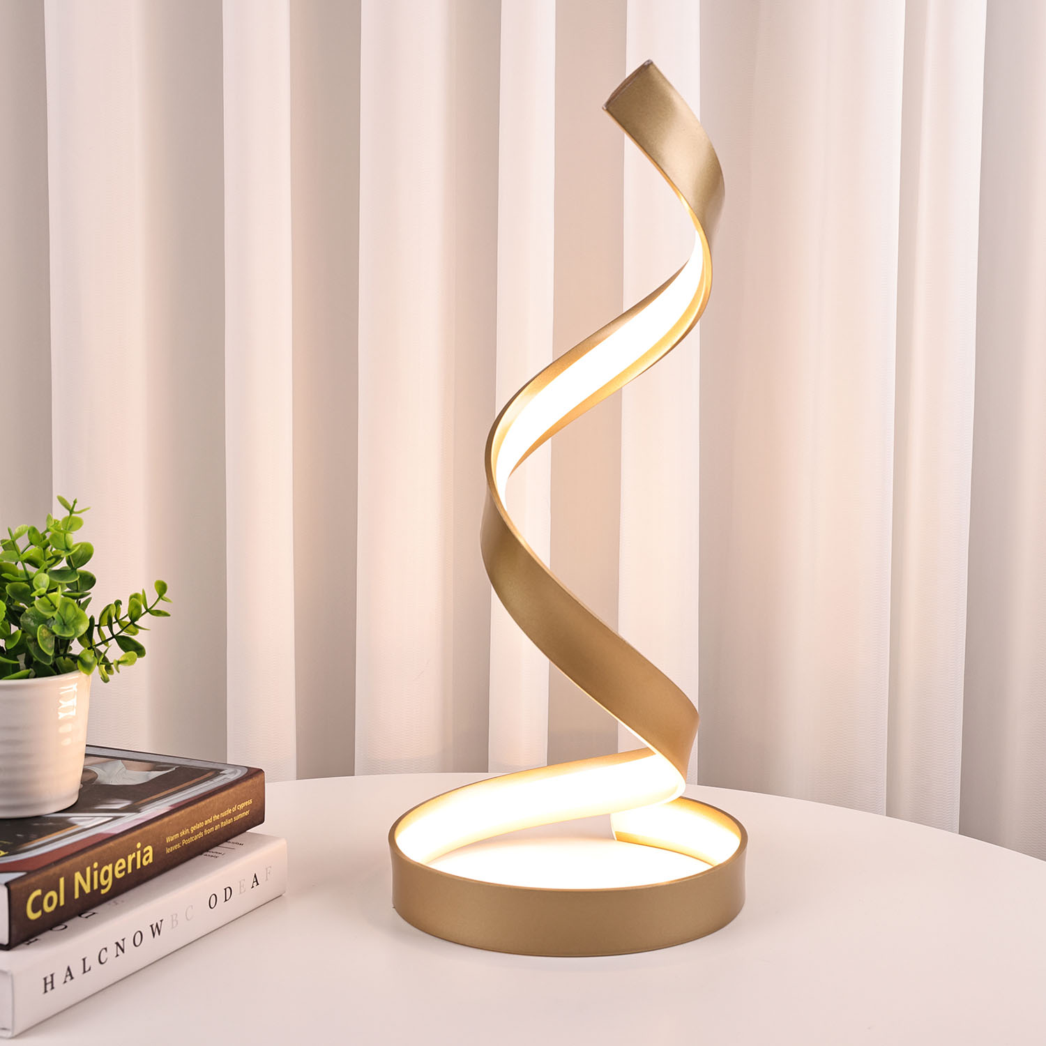 Desk Lamp with snack shaped