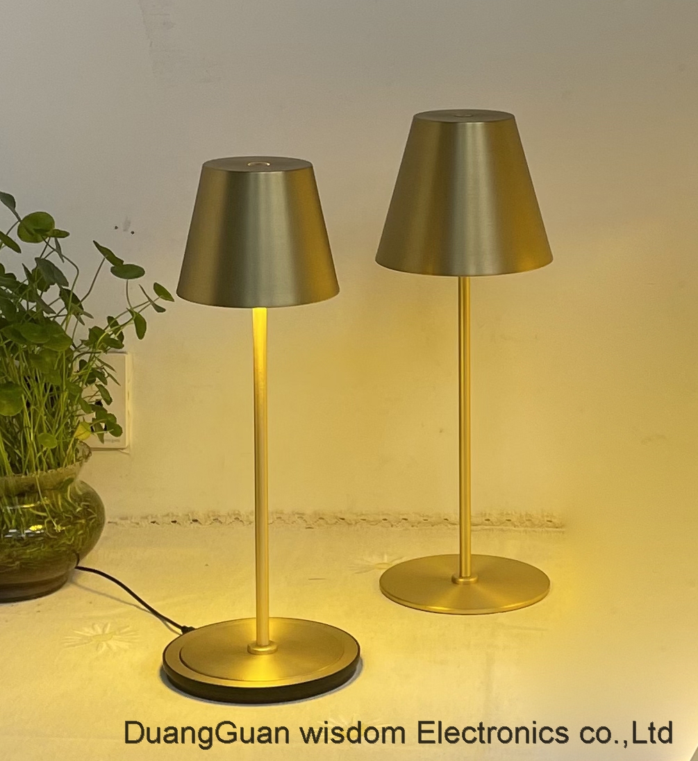 Portable rechargeable table lamp