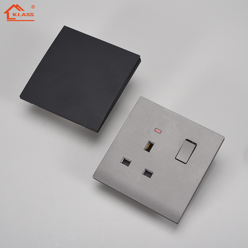 KLASS UK Standard CB GCC UKCA Approval 13A Switch and Socket with Skin Spray Paint Panel for Home