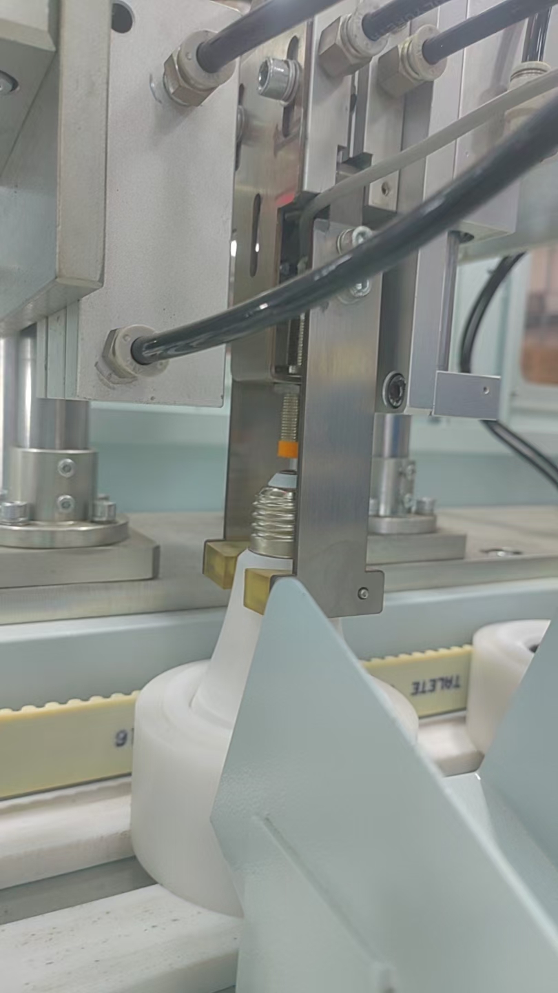 A Bulb Full Automatic LED Bulb Assembly Machine